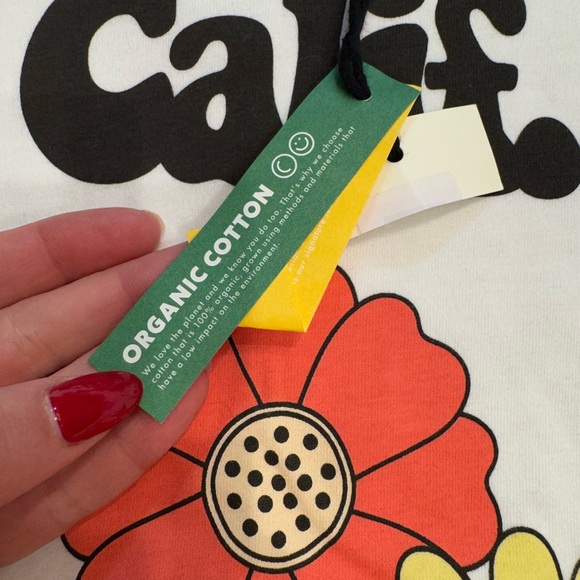 NWT Hundred Pieces California 70’s Flower Printed Tee Shirt - Picture 4 of 6